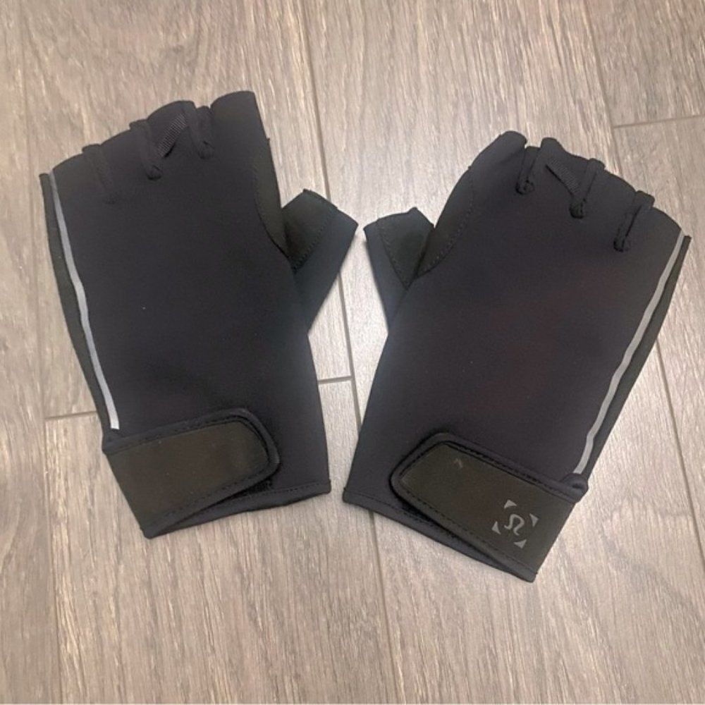 Lululemon License to Train Training Gloves